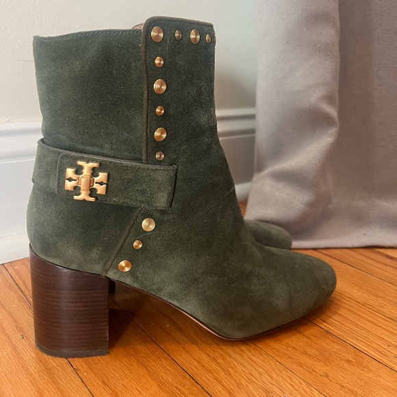 Tory Burch Kira Olive Green Suede Gold Stud Logo Ankle Bootie - Picture 17 of 17